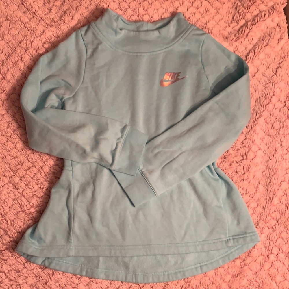 Nike girls turquoise sweatshirt.